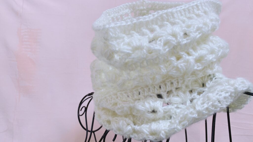 可愛い玉編み模様のカウル♪ホワイトカラー