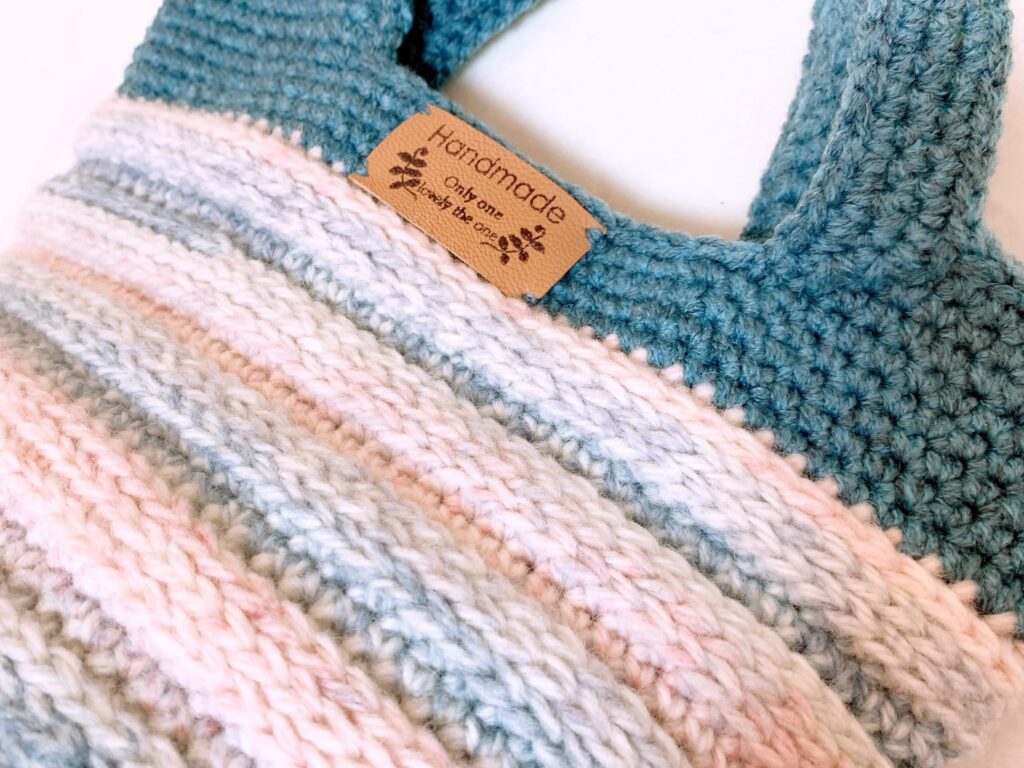 手付かずのままの100均毛糸を消費して春らしい可愛いバッグを編んでみた