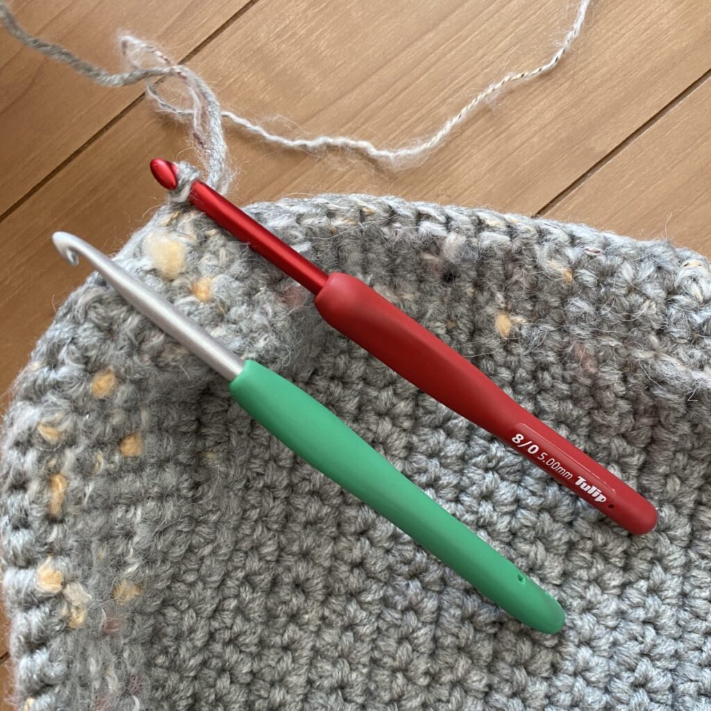 エティモとアミュレはどっちがいいか編み比べてみました